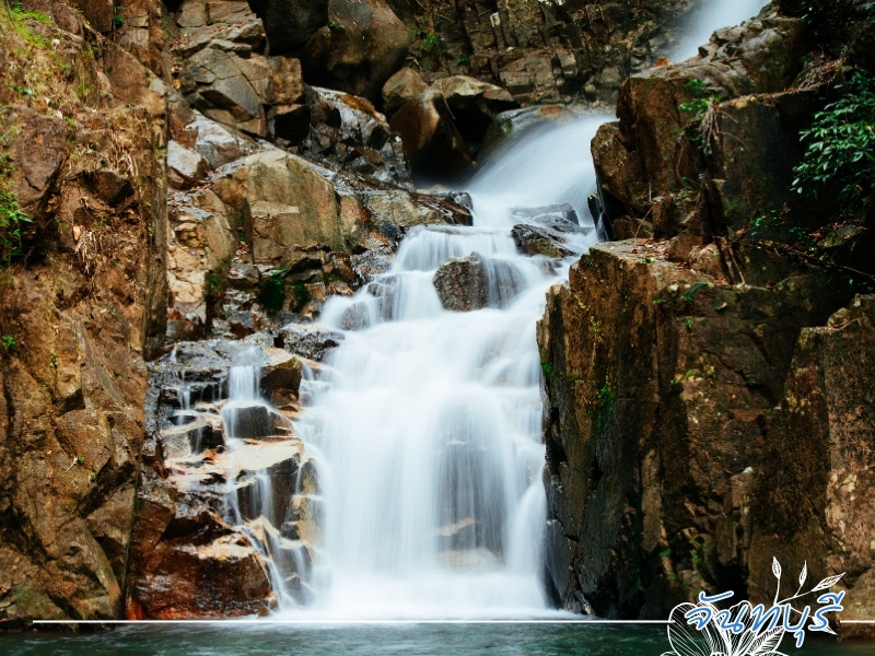 รถตู้วีไอพีพร้อมคนขับเที่ยว จันทบุรี รถตู้วีไอพีพร้อมคนขับเที่ยว จันทบุรี